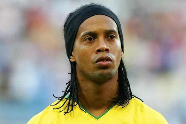 曼联又挖到宝！22岁天才新星踢爆曼城 合同只剩半年