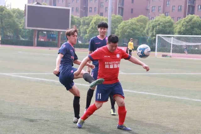 记者谈老佛爷金球奖言论：他患有梅西恐惧症